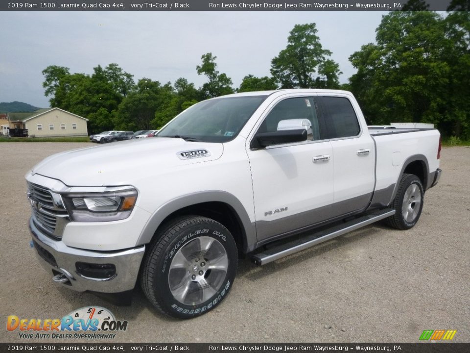 Front 3/4 View of 2019 Ram 1500 Laramie Quad Cab 4x4 Photo #1