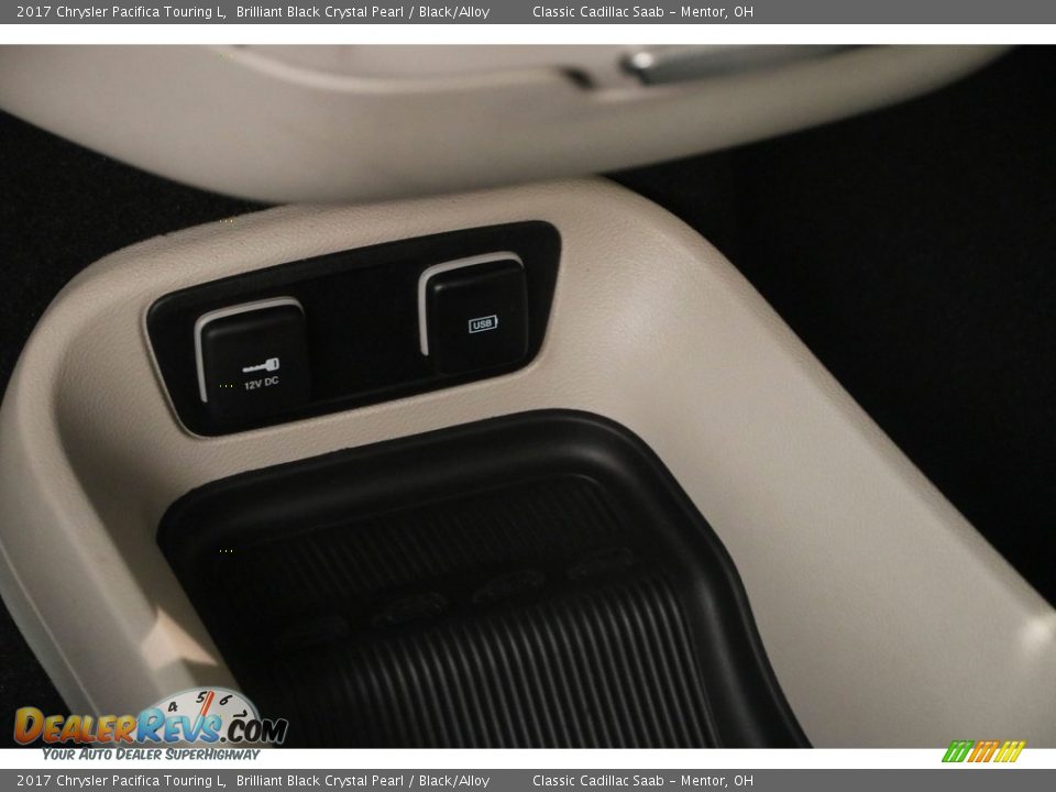 2017 Chrysler Pacifica Touring L Brilliant Black Crystal Pearl / Black/Alloy Photo #21