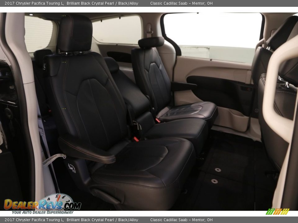2017 Chrysler Pacifica Touring L Brilliant Black Crystal Pearl / Black/Alloy Photo #24