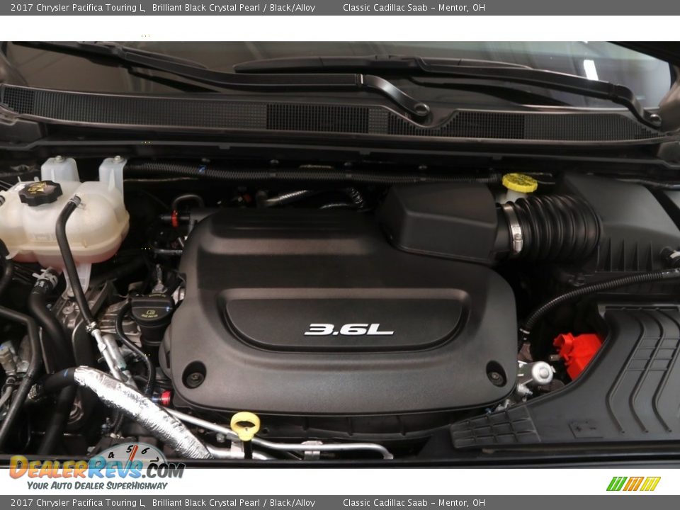 2017 Chrysler Pacifica Touring L Brilliant Black Crystal Pearl / Black/Alloy Photo #28