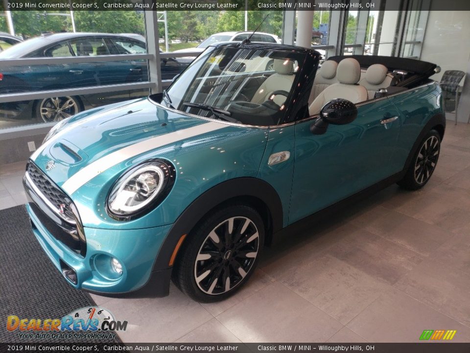 Front 3/4 View of 2019 Mini Convertible Cooper S Photo #3