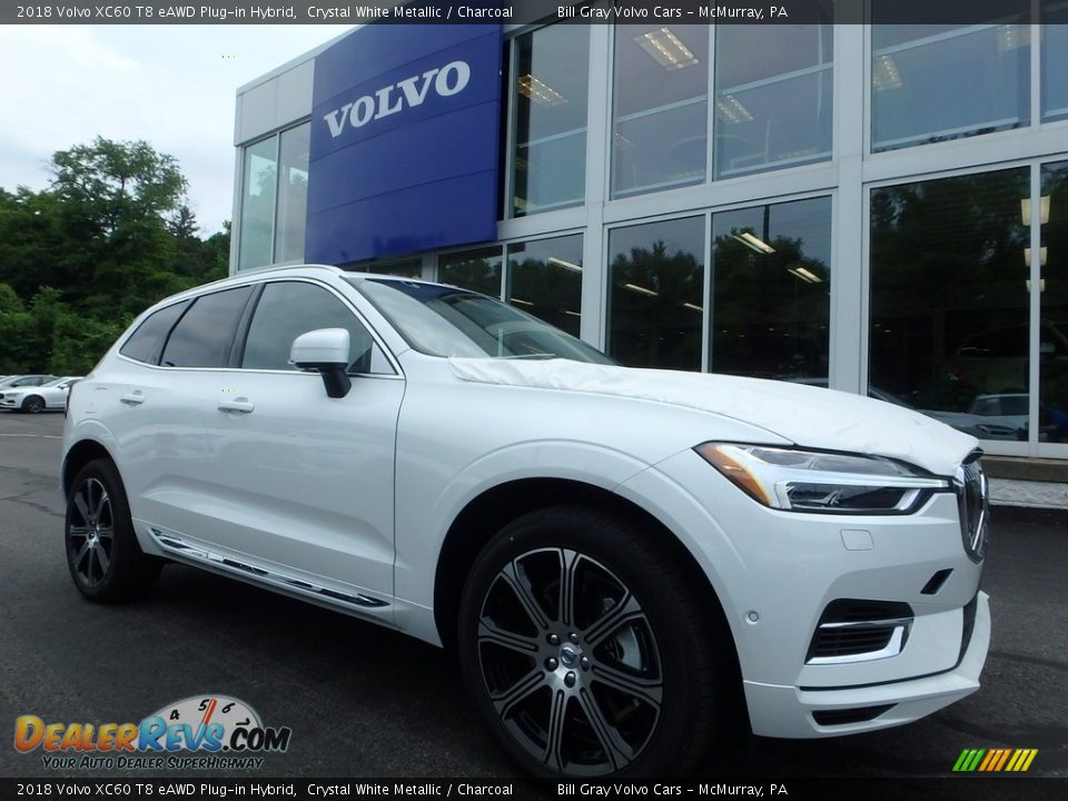 Front 3/4 View of 2018 Volvo XC60 T8 eAWD Plug-in Hybrid Photo #1