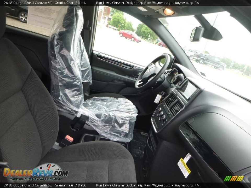 2018 Dodge Grand Caravan SE Granite Pearl / Black Photo #10