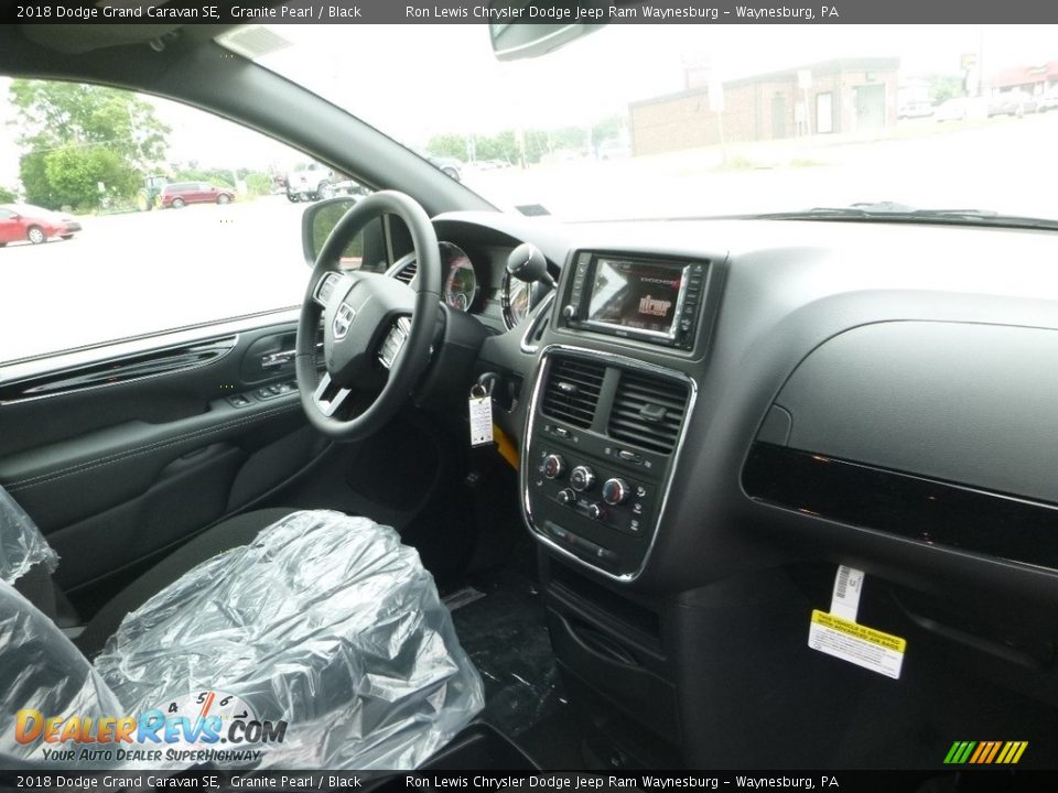 2018 Dodge Grand Caravan SE Granite Pearl / Black Photo #11