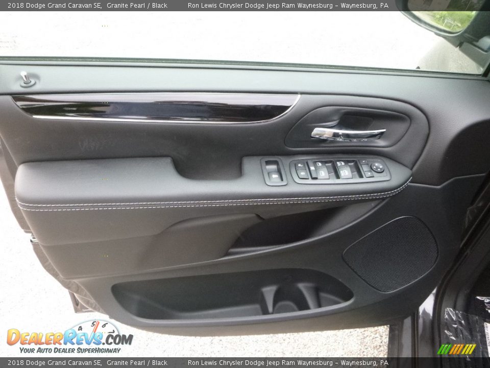 2018 Dodge Grand Caravan SE Granite Pearl / Black Photo #14