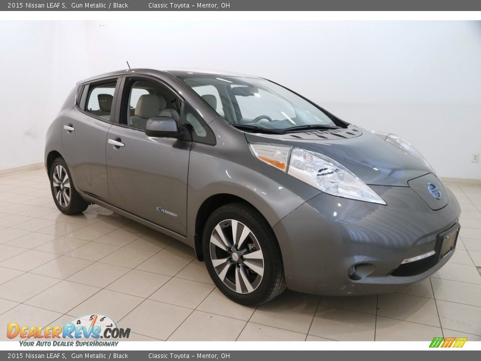 2015 Nissan LEAF S Gun Metallic / Black Photo #1