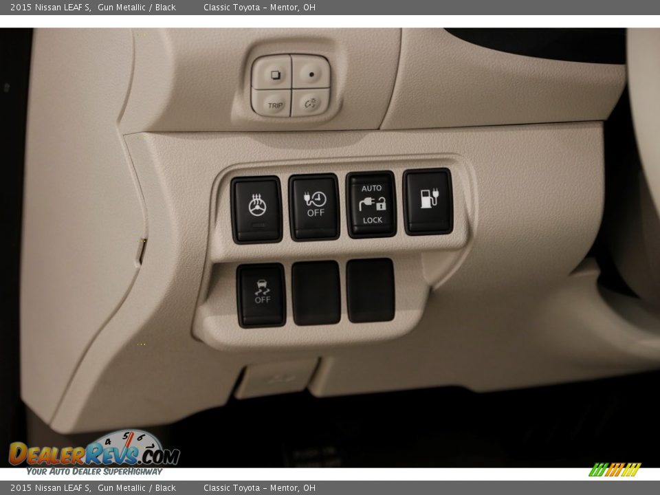 2015 Nissan LEAF S Gun Metallic / Black Photo #5
