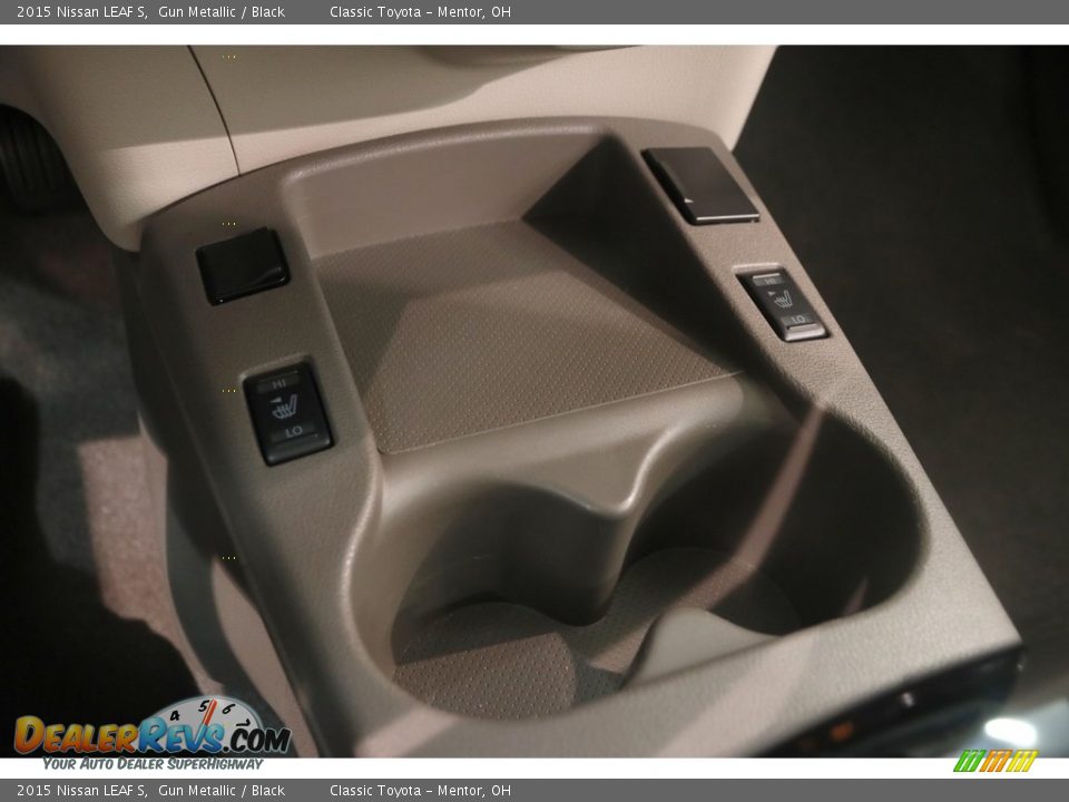 2015 Nissan LEAF S Gun Metallic / Black Photo #13