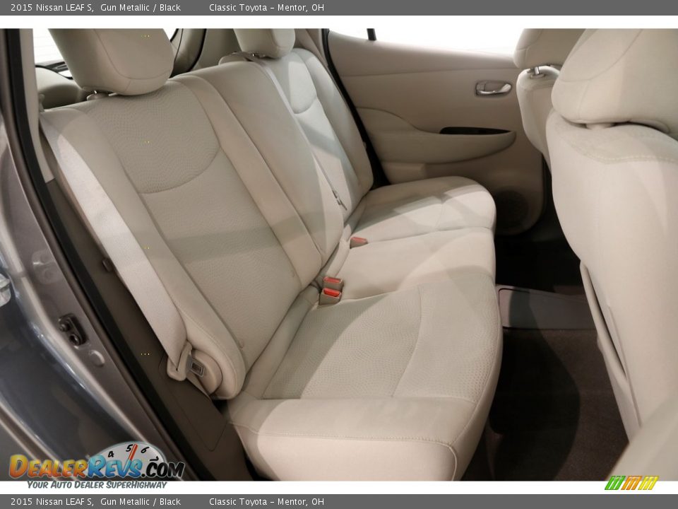 2015 Nissan LEAF S Gun Metallic / Black Photo #16