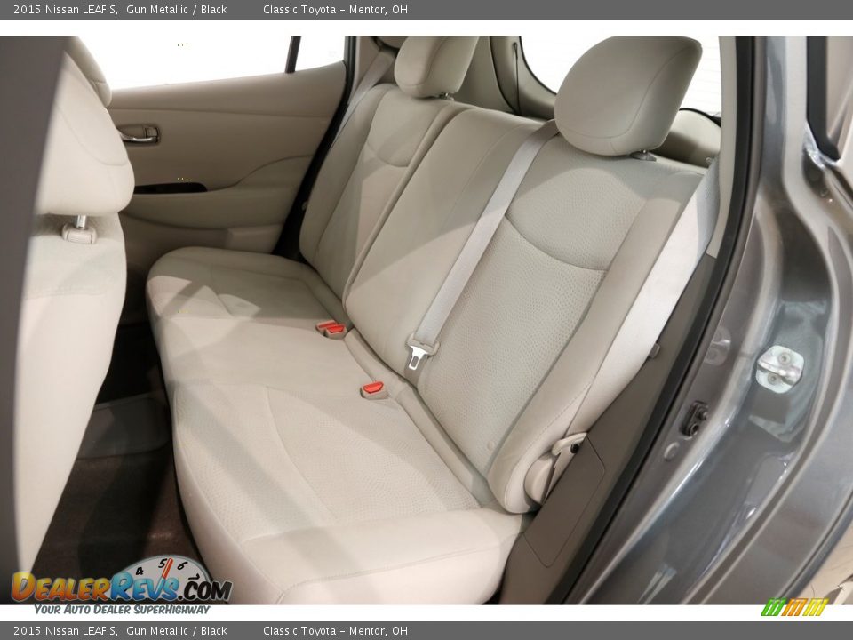 2015 Nissan LEAF S Gun Metallic / Black Photo #17