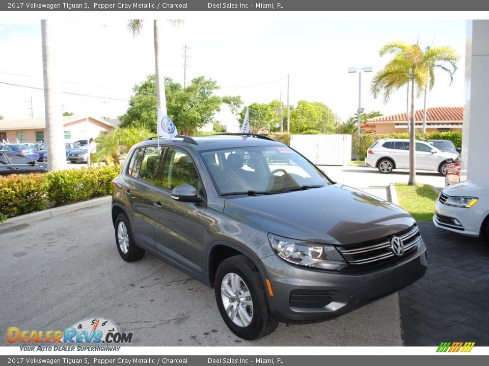 2017 Volkswagen Tiguan S Pepper Gray Metallic / Charcoal Photo #1