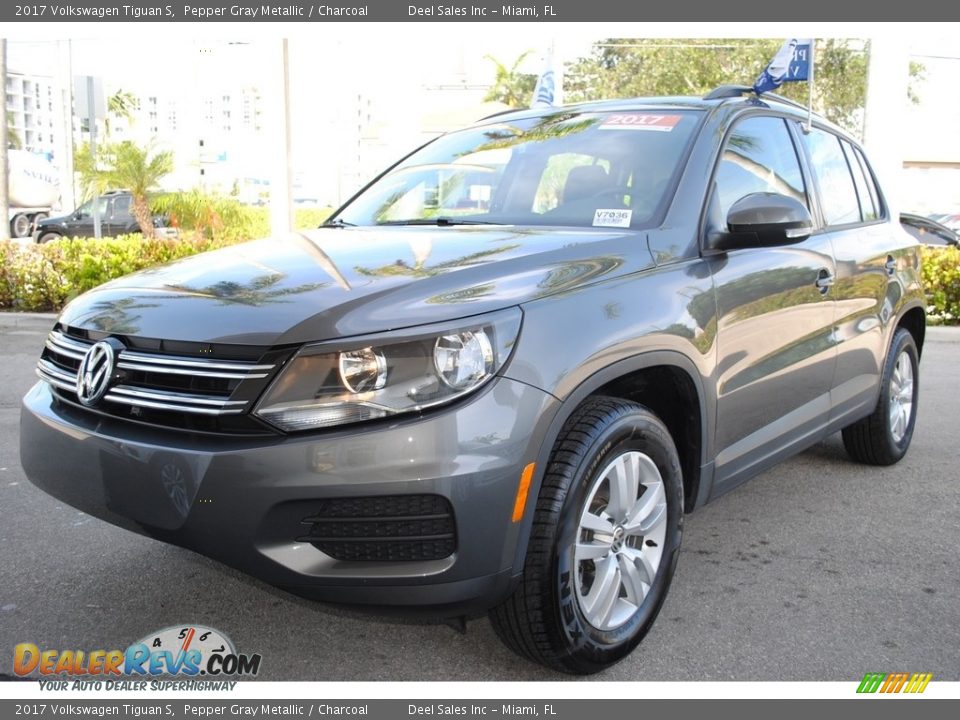 2017 Volkswagen Tiguan S Pepper Gray Metallic / Charcoal Photo #5