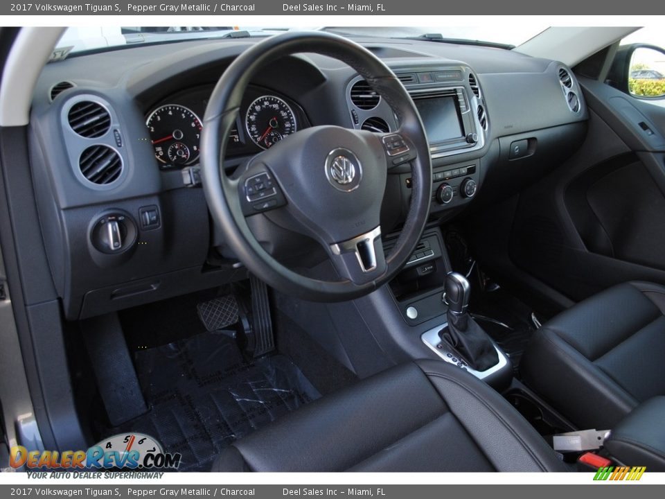 2017 Volkswagen Tiguan S Pepper Gray Metallic / Charcoal Photo #16