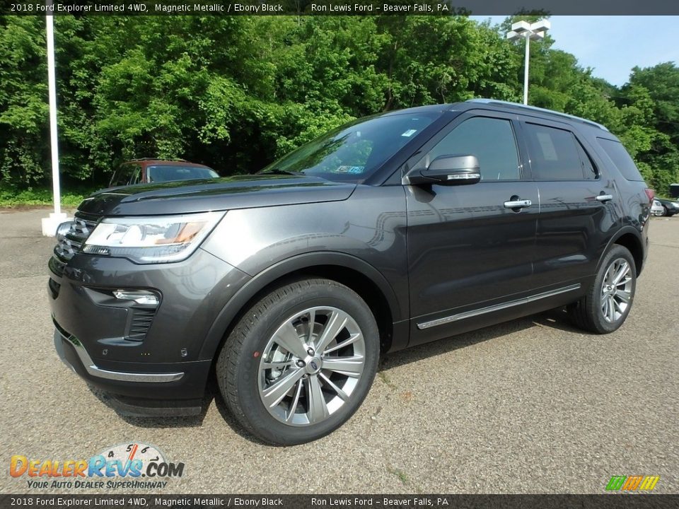Front 3/4 View of 2018 Ford Explorer Limited 4WD Photo #7