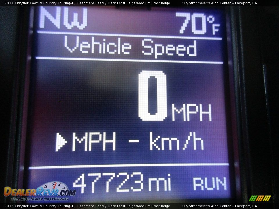 2014 Chrysler Town & Country Touring-L Cashmere Pearl / Dark Frost Beige/Medium Frost Beige Photo #11