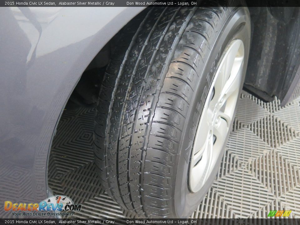 2015 Honda Civic LX Sedan Alabaster Silver Metallic / Gray Photo #24