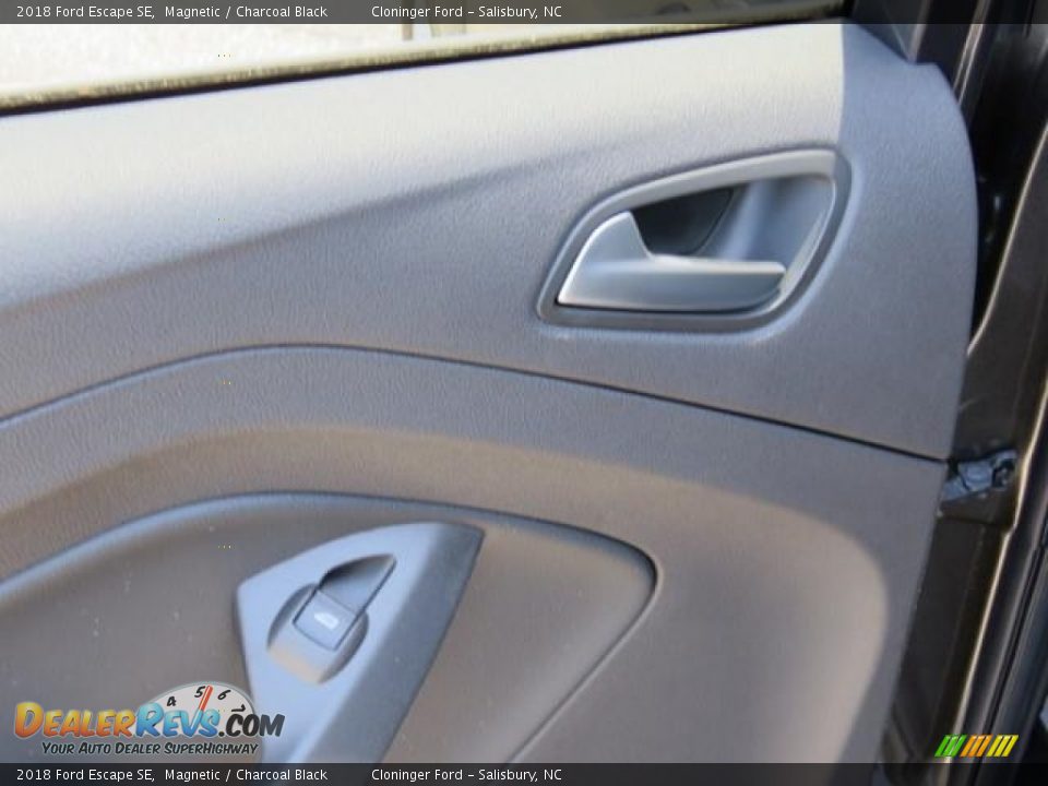 2018 Ford Escape SE Magnetic / Charcoal Black Photo #7