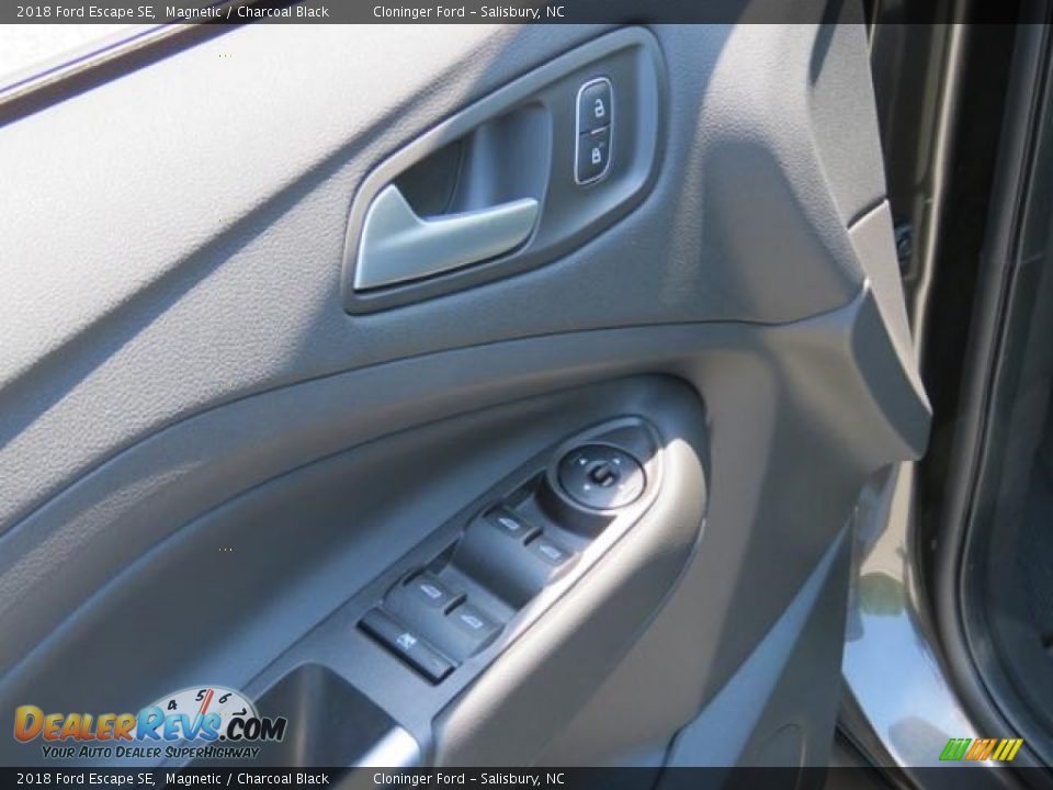 2018 Ford Escape SE Magnetic / Charcoal Black Photo #10