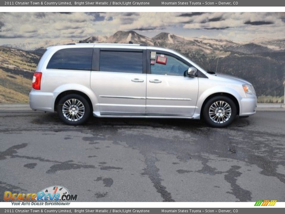 2011 Chrysler Town & Country Limited Bright Silver Metallic / Black/Light Graystone Photo #2