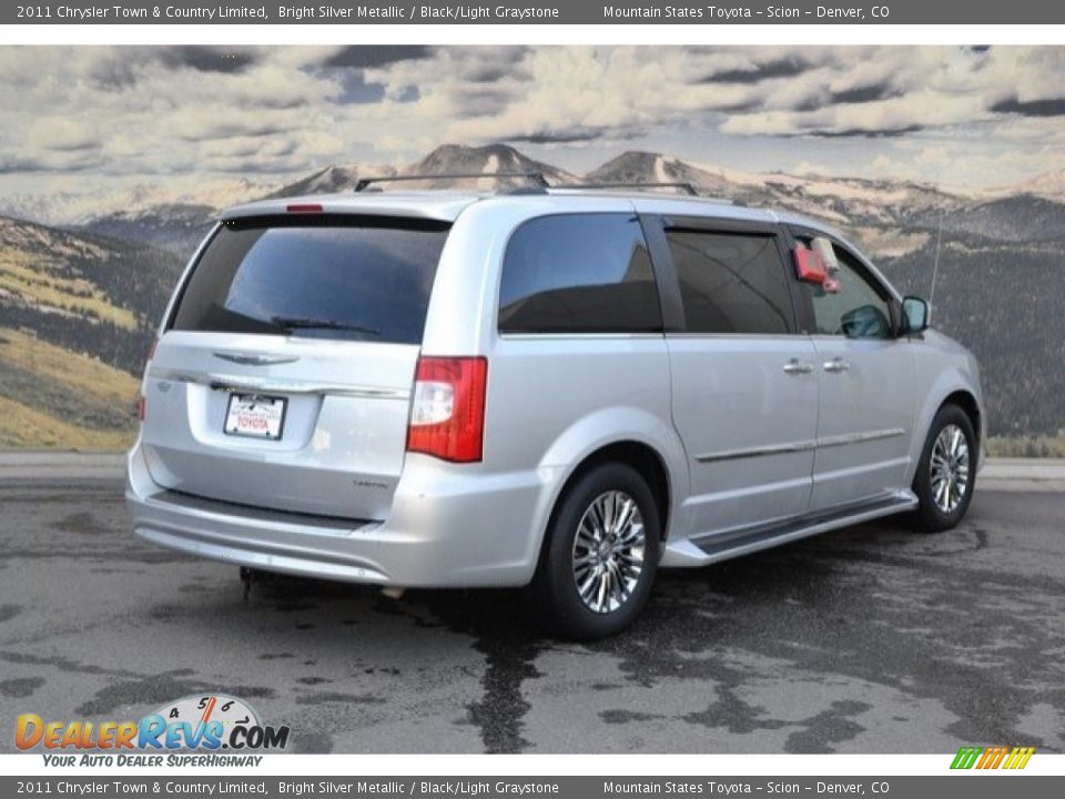 2011 Chrysler Town & Country Limited Bright Silver Metallic / Black/Light Graystone Photo #3