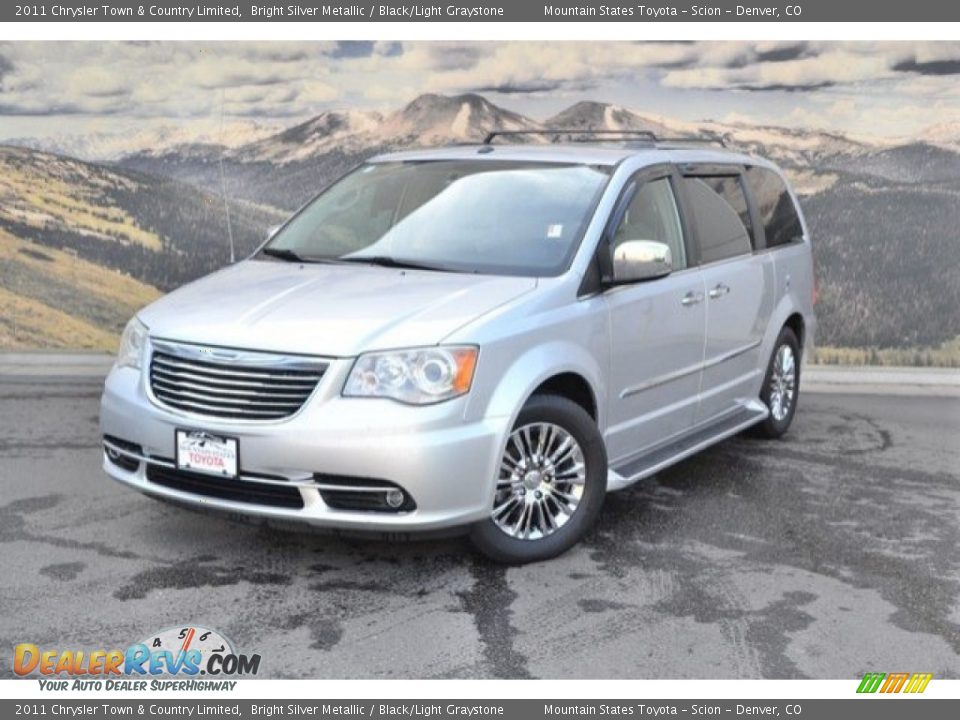 2011 Chrysler Town & Country Limited Bright Silver Metallic / Black/Light Graystone Photo #5