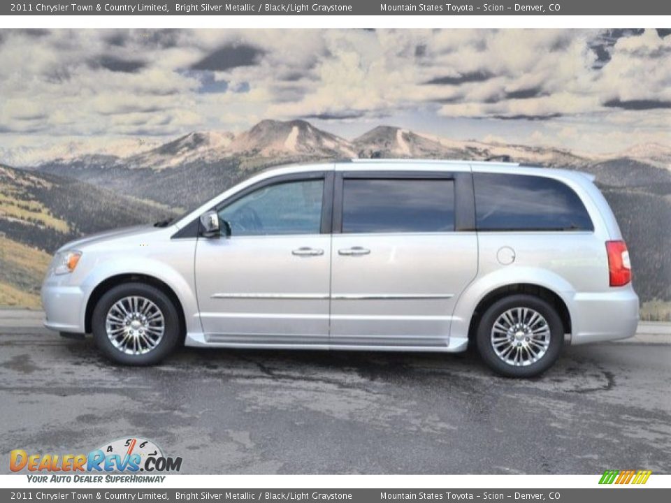 2011 Chrysler Town & Country Limited Bright Silver Metallic / Black/Light Graystone Photo #6