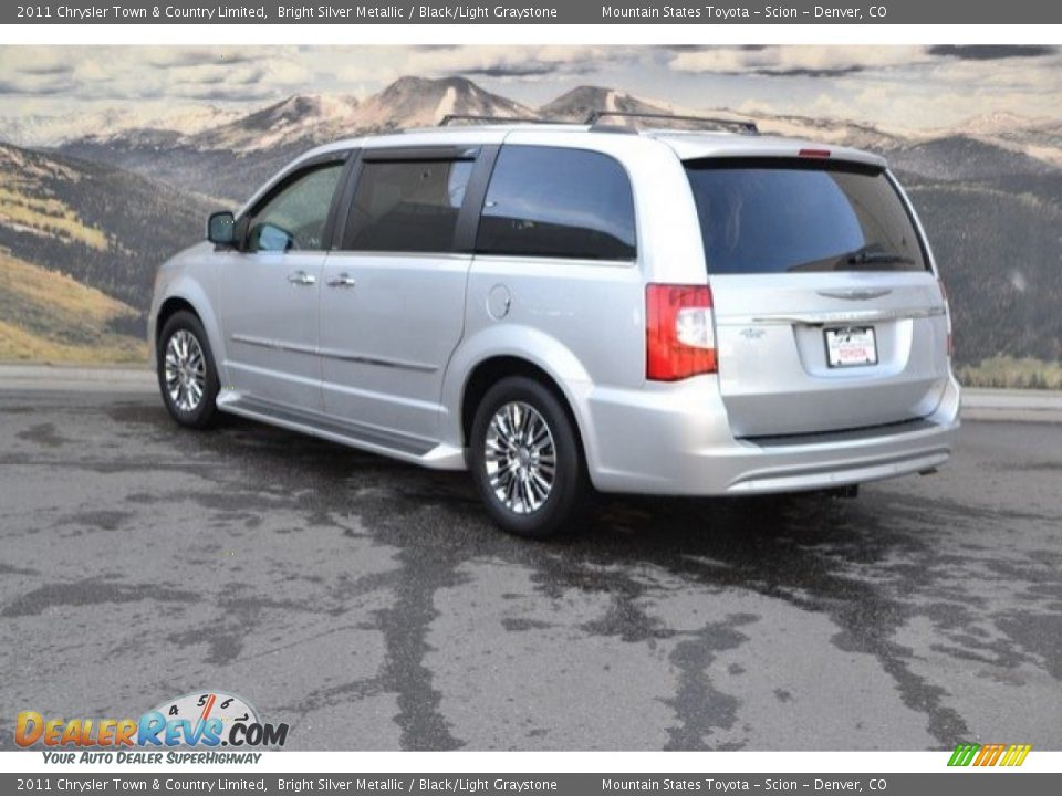 2011 Chrysler Town & Country Limited Bright Silver Metallic / Black/Light Graystone Photo #8
