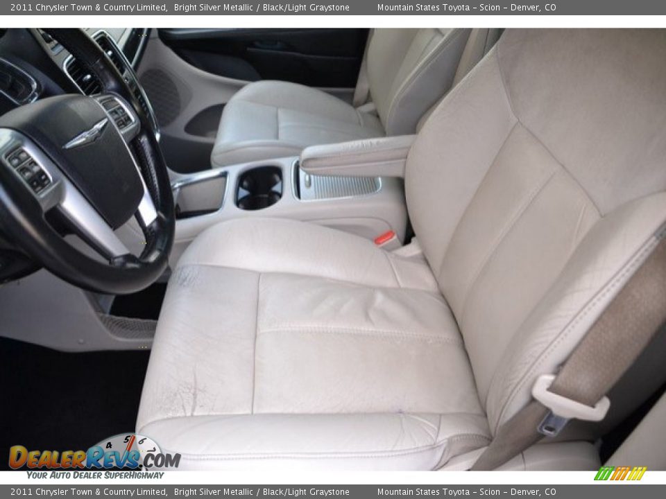 2011 Chrysler Town & Country Limited Bright Silver Metallic / Black/Light Graystone Photo #11