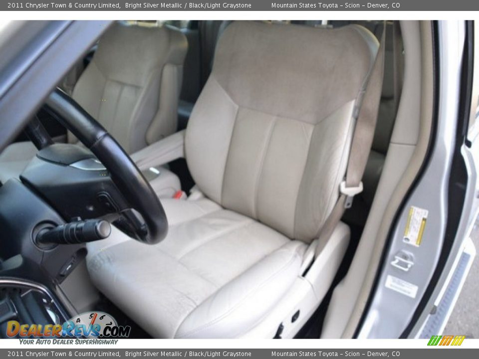 2011 Chrysler Town & Country Limited Bright Silver Metallic / Black/Light Graystone Photo #12