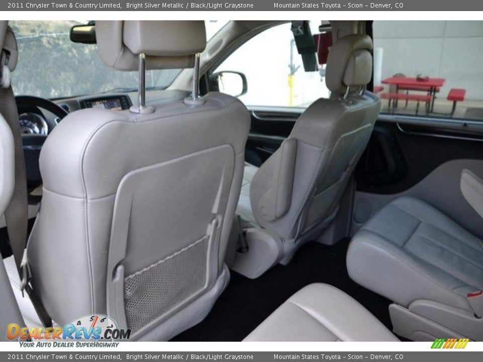 2011 Chrysler Town & Country Limited Bright Silver Metallic / Black/Light Graystone Photo #19