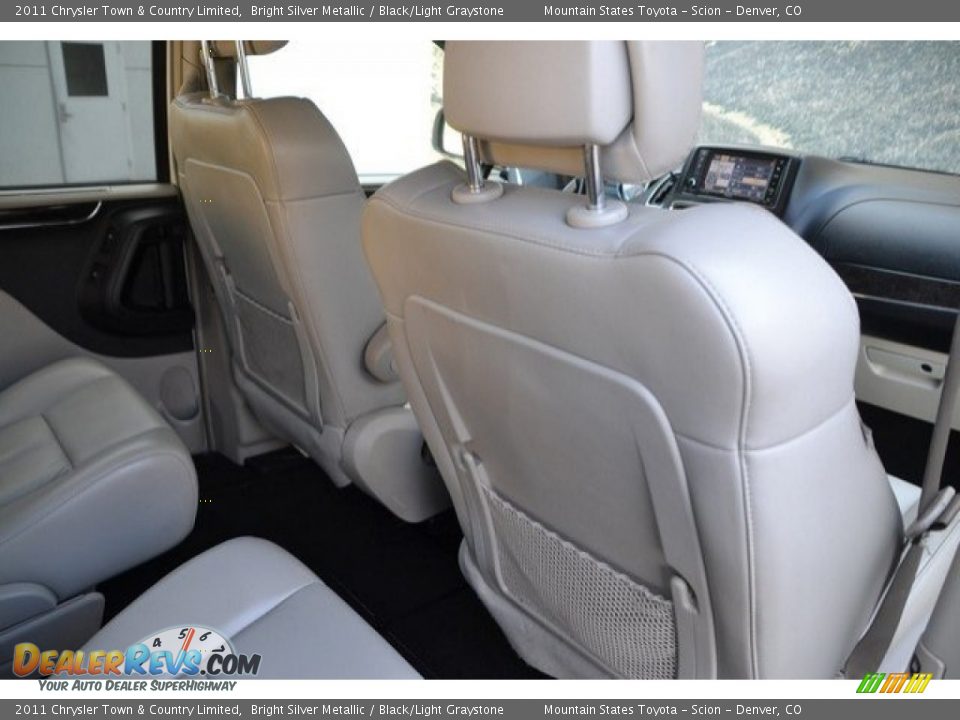 2011 Chrysler Town & Country Limited Bright Silver Metallic / Black/Light Graystone Photo #20