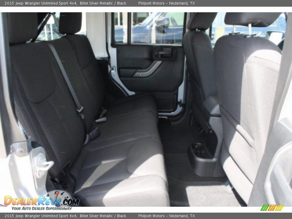 2015 Jeep Wrangler Unlimited Sport 4x4 Billet Silver Metallic / Black Photo #32