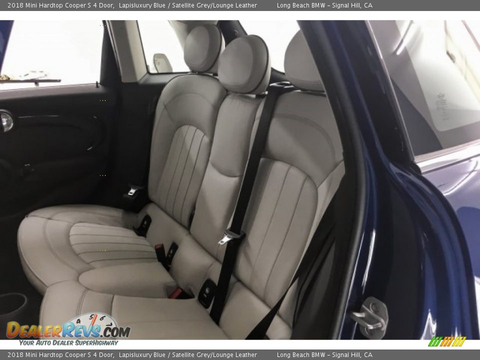 Rear Seat of 2018 Mini Hardtop Cooper S 4 Door Photo #32
