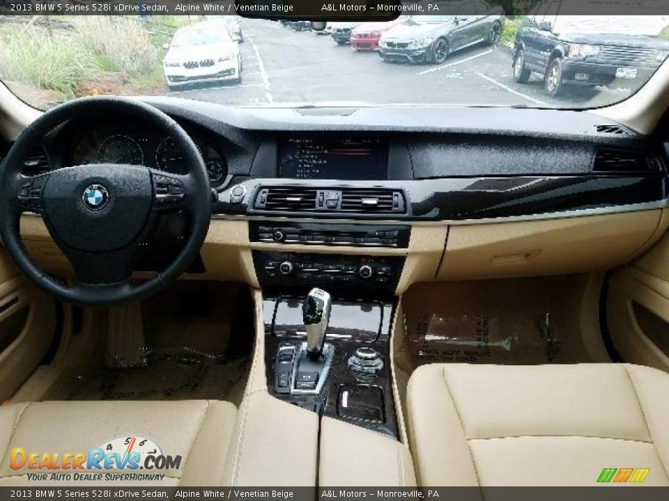 2013 BMW 5 Series 528i xDrive Sedan Alpine White / Venetian Beige Photo #4