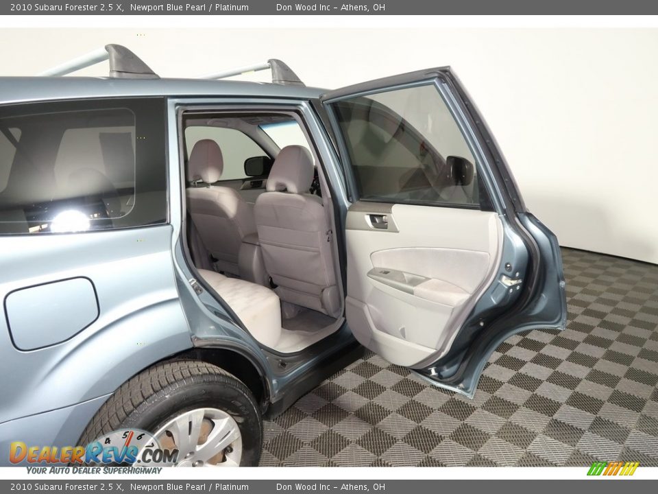 2010 Subaru Forester 2.5 X Newport Blue Pearl / Platinum Photo #25