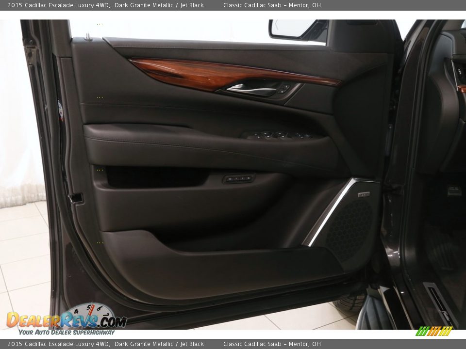 2015 Cadillac Escalade Luxury 4WD Dark Granite Metallic / Jet Black Photo #4