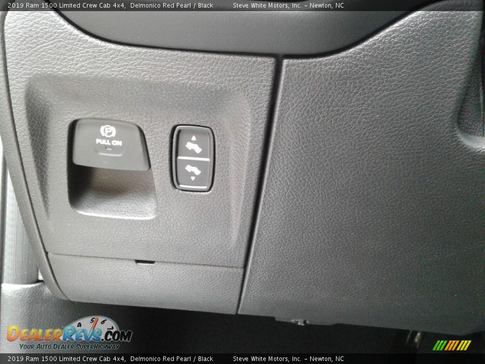 2019 Ram 1500 Limited Crew Cab 4x4 Delmonico Red Pearl / Black Photo #17