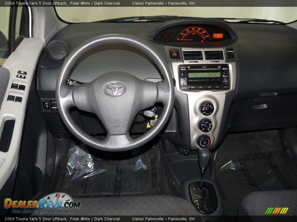 2009 Toyota Yaris 5 Door Liftback Polar White / Dark Charcoal Photo #11