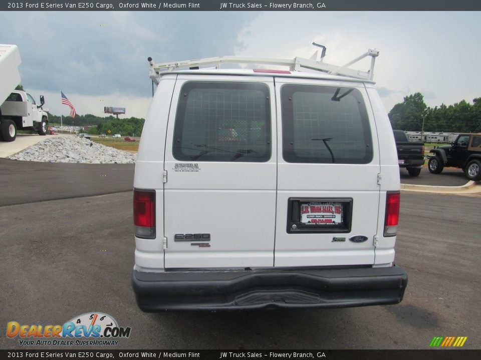 2013 Ford E Series Van E250 Cargo Oxford White / Medium Flint Photo #4