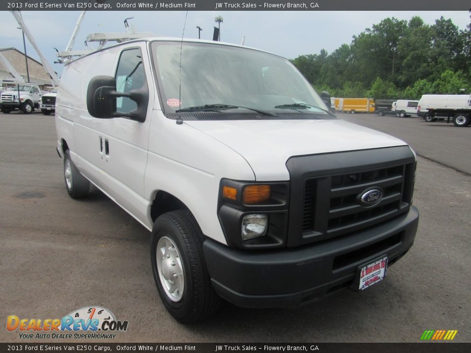 2013 Ford E Series Van E250 Cargo Oxford White / Medium Flint Photo #7