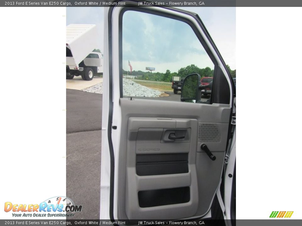 2013 Ford E Series Van E250 Cargo Oxford White / Medium Flint Photo #33