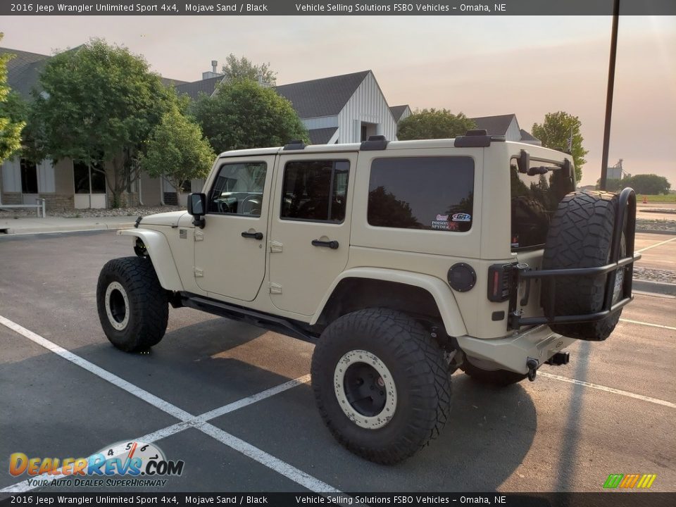 2016 Jeep Wrangler Unlimited Sport 4x4 Mojave Sand / Black Photo #19