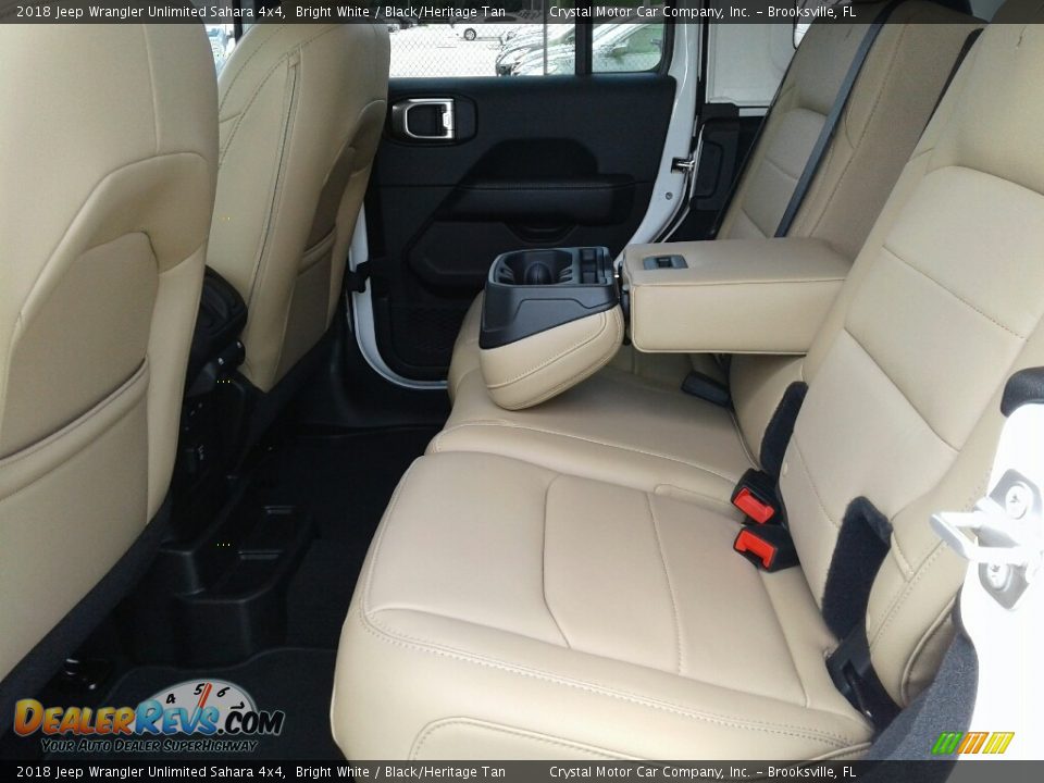 2018 Jeep Wrangler Unlimited Sahara 4x4 Bright White / Black/Heritage Tan Photo #10