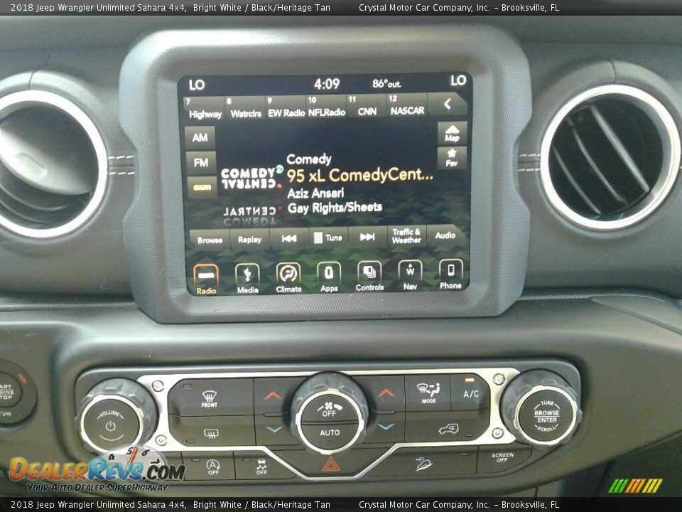 2018 Jeep Wrangler Unlimited Sahara 4x4 Bright White / Black/Heritage Tan Photo #15