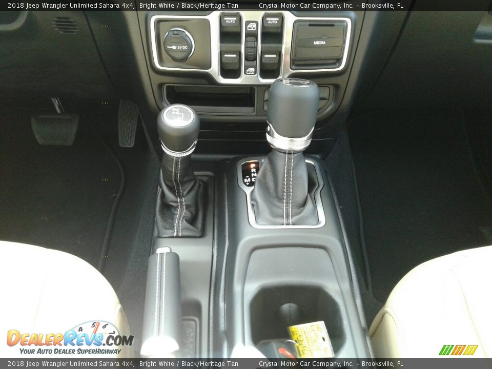 2018 Jeep Wrangler Unlimited Sahara 4x4 Bright White / Black/Heritage Tan Photo #16