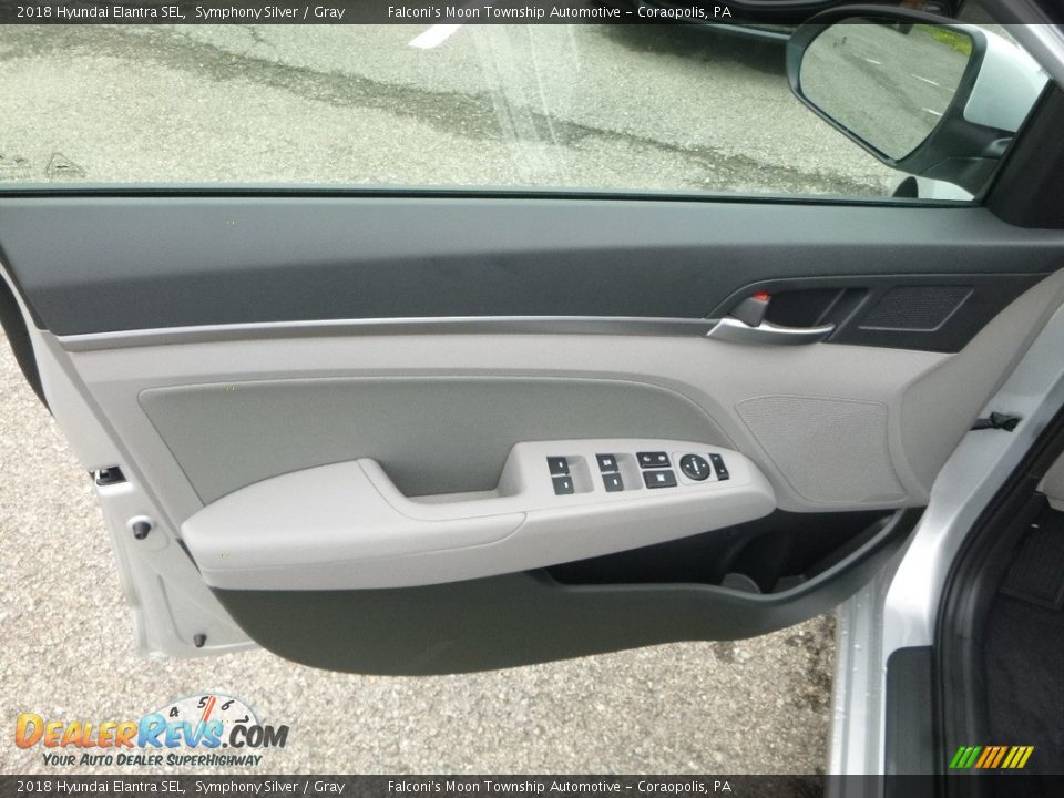 2018 Hyundai Elantra SEL Symphony Silver / Gray Photo #11