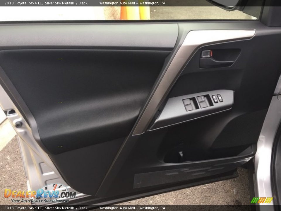 2018 Toyota RAV4 LE Silver Sky Metallic / Black Photo #8