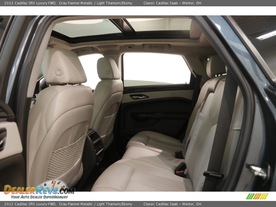 2013 Cadillac SRX Luxury FWD Gray Flannel Metallic / Light Titanium/Ebony Photo #17