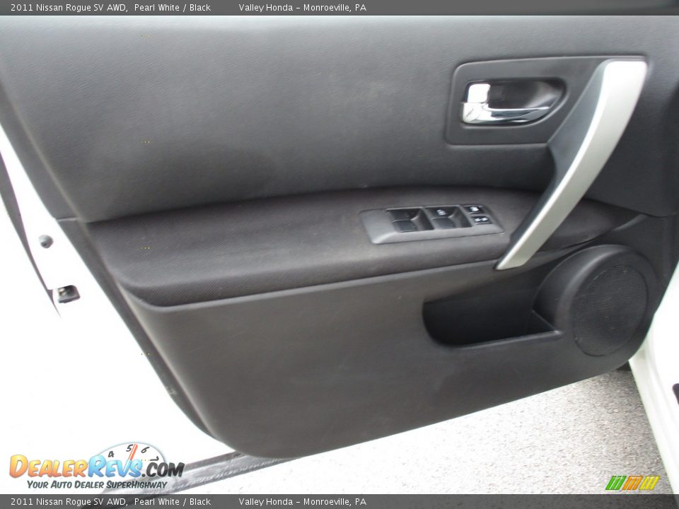 2011 Nissan Rogue SV AWD Pearl White / Black Photo #11