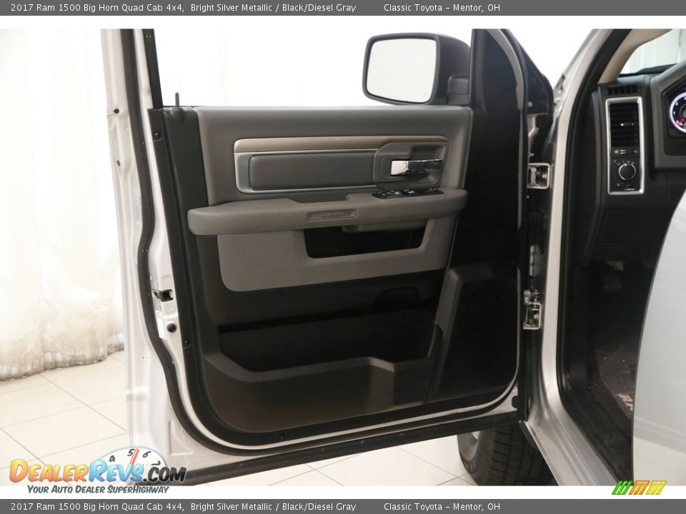 2017 Ram 1500 Big Horn Quad Cab 4x4 Bright Silver Metallic / Black/Diesel Gray Photo #4